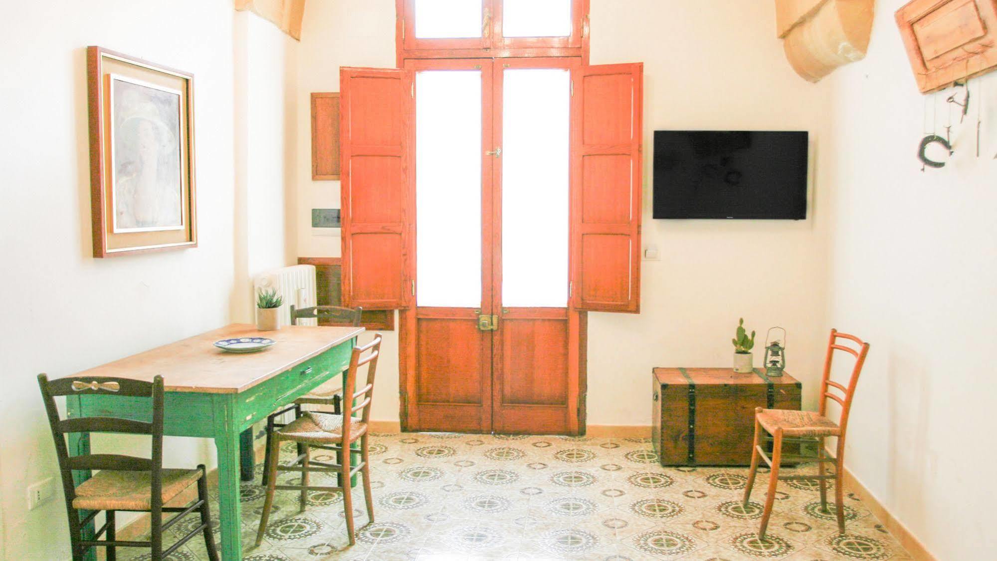 Sacre Bleu Apartments Lecce Exterior photo